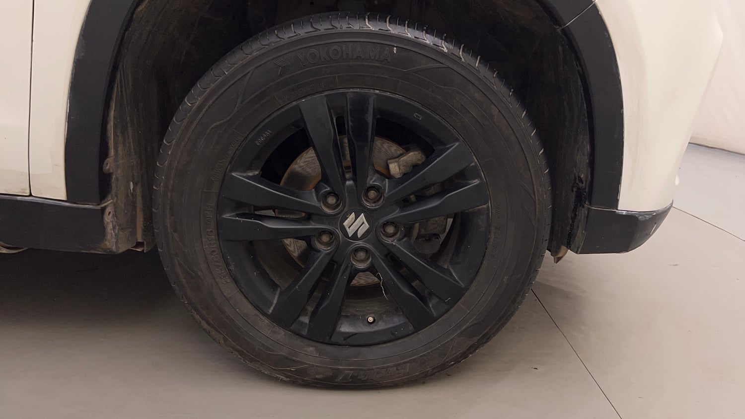 Used 2018 maruti-suzuki Vitara Brezza ZDi Plus AGS Diesel Automatic tyres RIGHT FRONT TYRE RIM VIEW