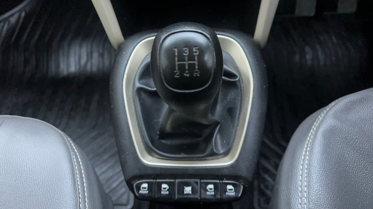 Used 2020 Hyundai Santro Sportz Petrol Manual interior GEAR  KNOB VIEW