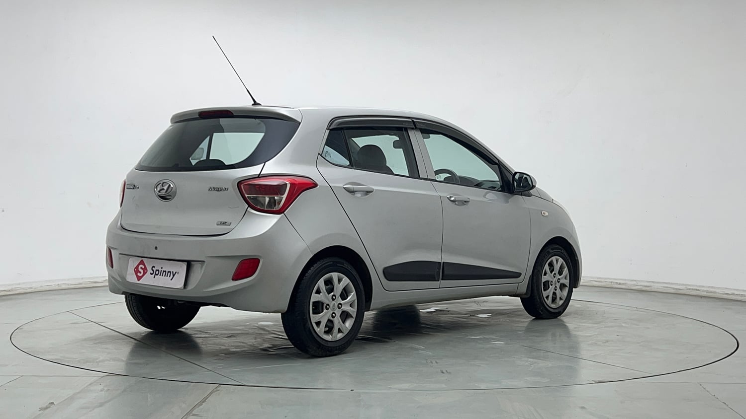 Used 2016 Hyundai Grand i10 Magna 1.2 Kappa VTVT Petrol Manual exterior RIGHT REAR CORNER VIEW