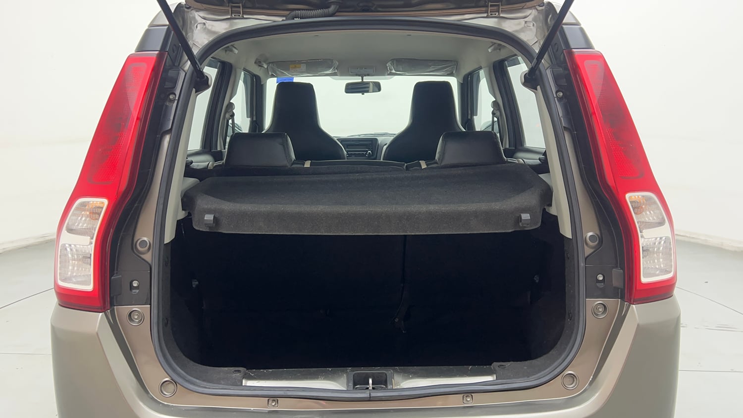 Used 2023 Maruti Suzuki Wagon R VXI 1.0 AGS Petrol Automatic interior DICKY INSIDE VIEW
