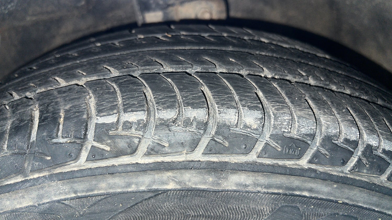 Used 2017 Maruti Suzuki Celerio ZXi Petrol Manual tyres LEFT FRONT TYRE TREAD VIEW