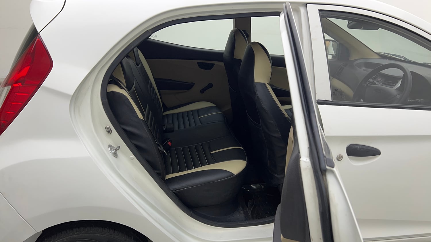 Used 2016 Hyundai Eon Era + Petrol Manual interior RIGHT SIDE REAR DOOR CABIN VIEW