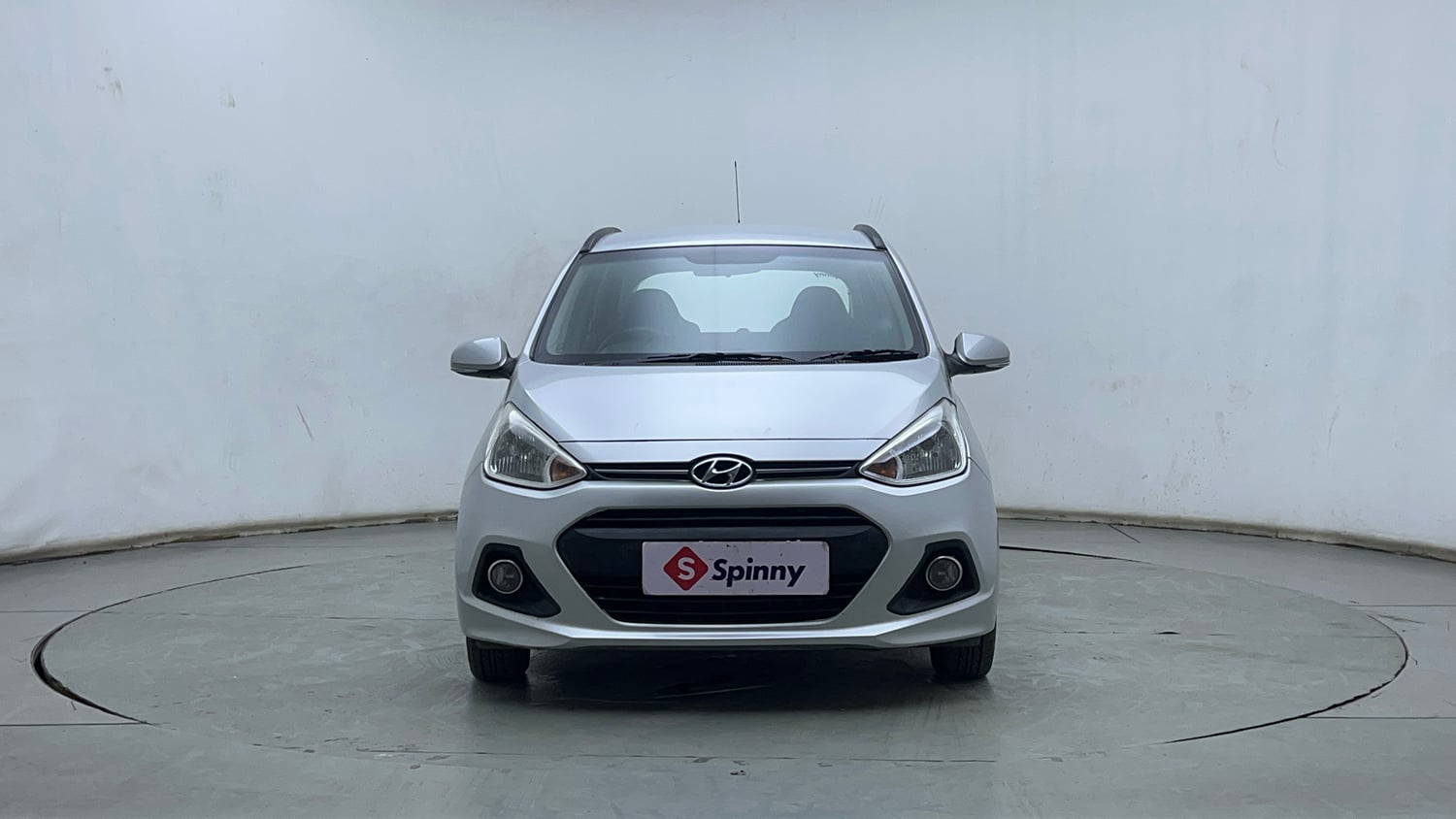 Used 2013 Hyundai Grand i10 Sportz 1.1 CRDi Diesel Manual exterior FRONT VIEW