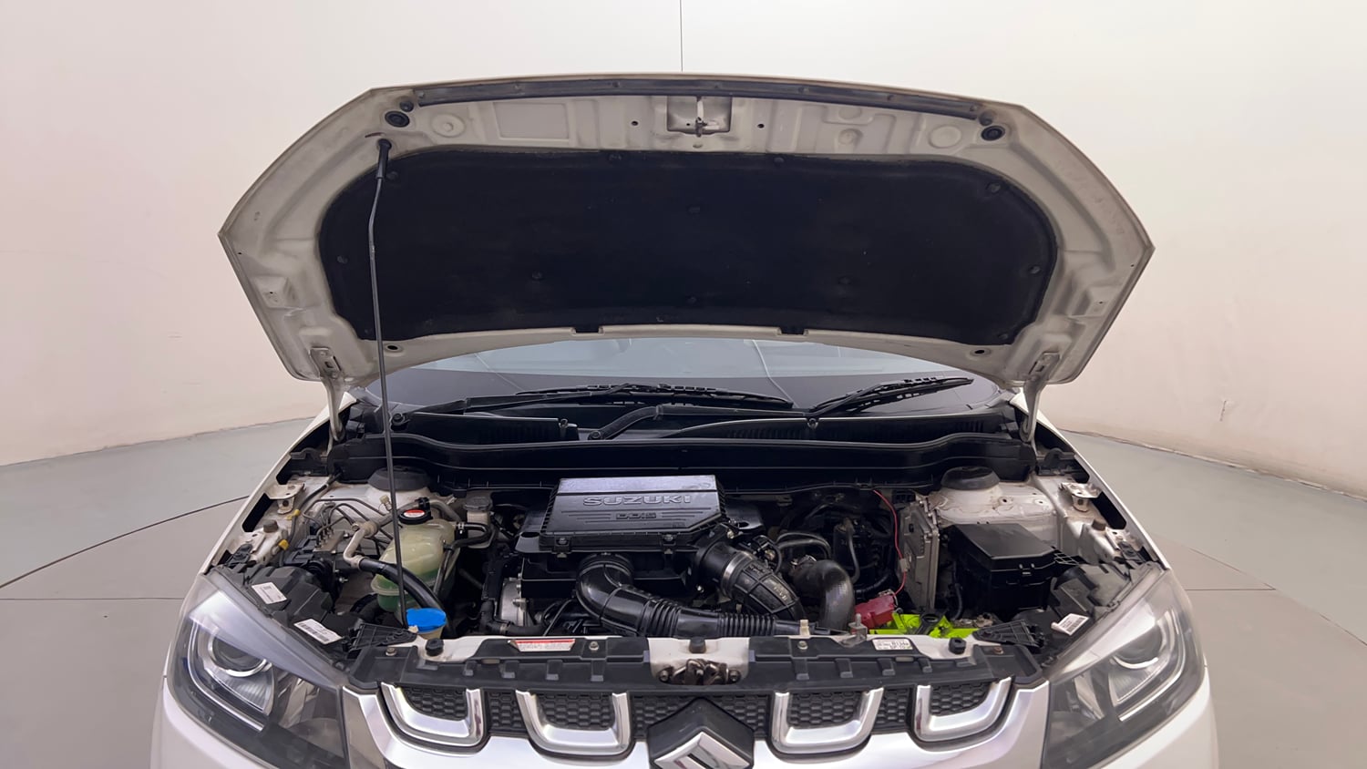 Used 2018 maruti-suzuki Vitara Brezza ZDi Plus AGS Diesel Automatic engine ENGINE & BONNET OPEN FRONT VIEW