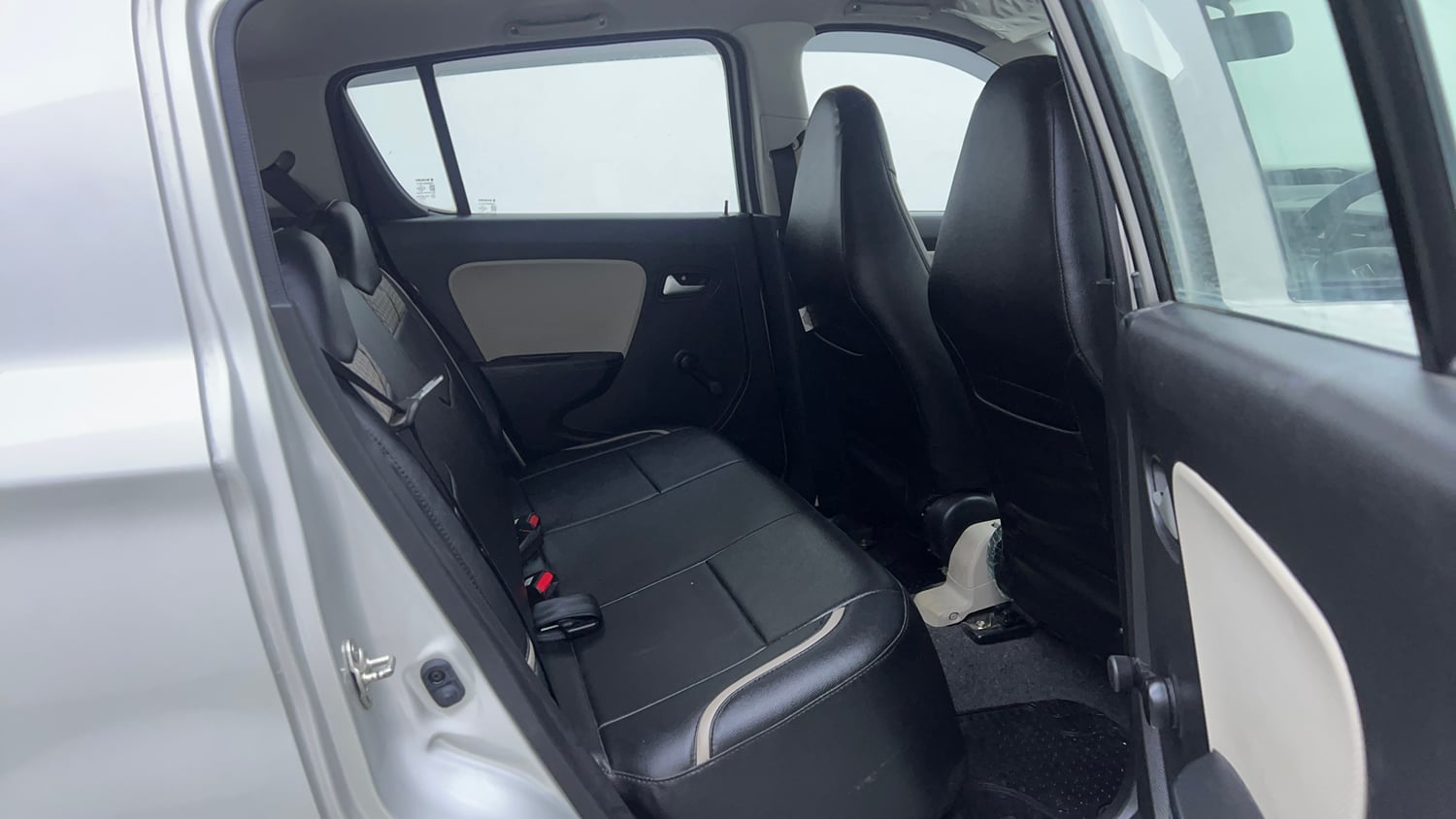 Used 2019 Maruti Suzuki Alto 800 LXi Petrol Manual interior RIGHT SIDE REAR DOOR CABIN VIEW