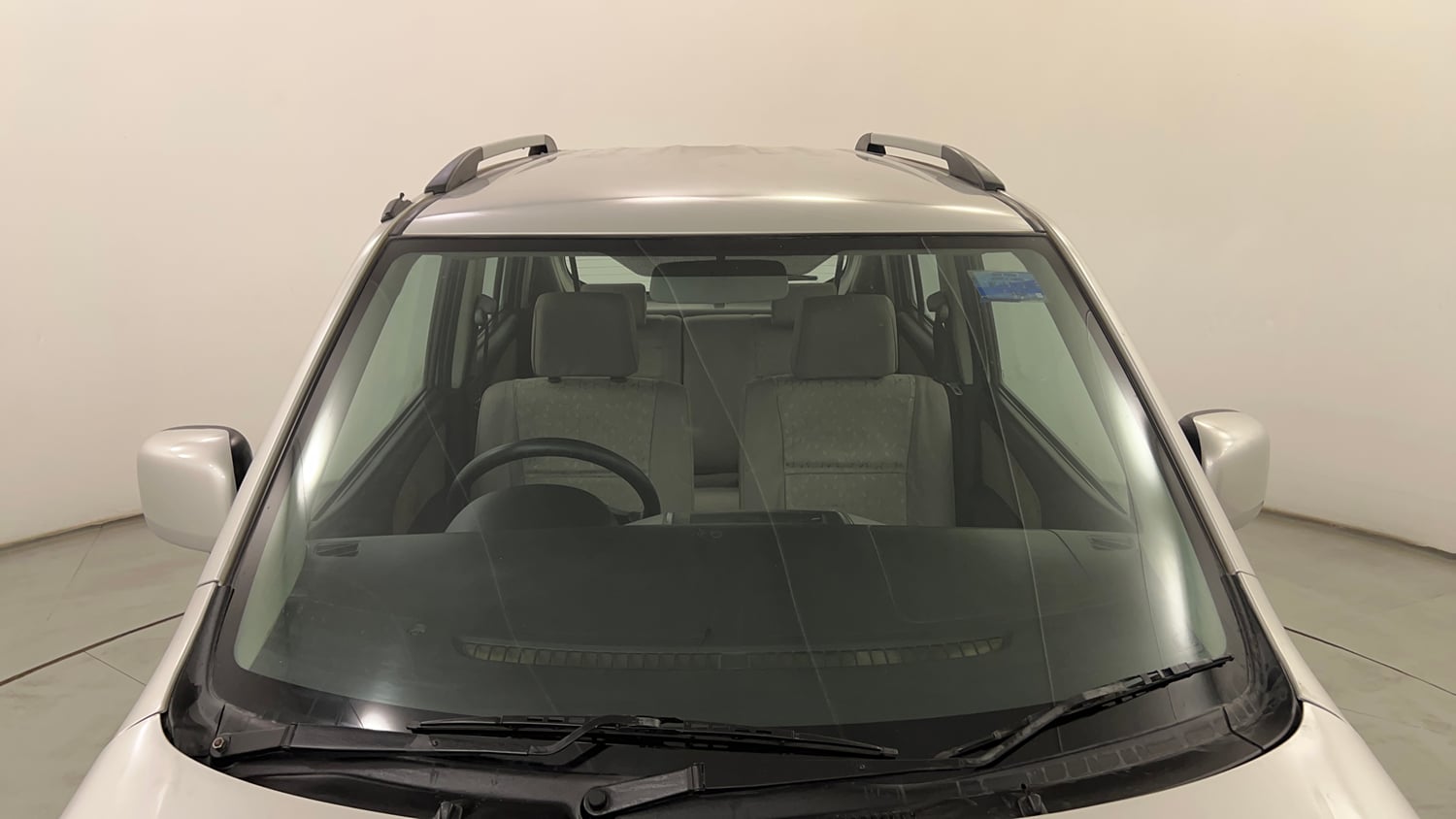 Used 2013 Maruti Suzuki Wagon R VXI Petrol Manual exterior FRONT WINDSHIELD VIEW