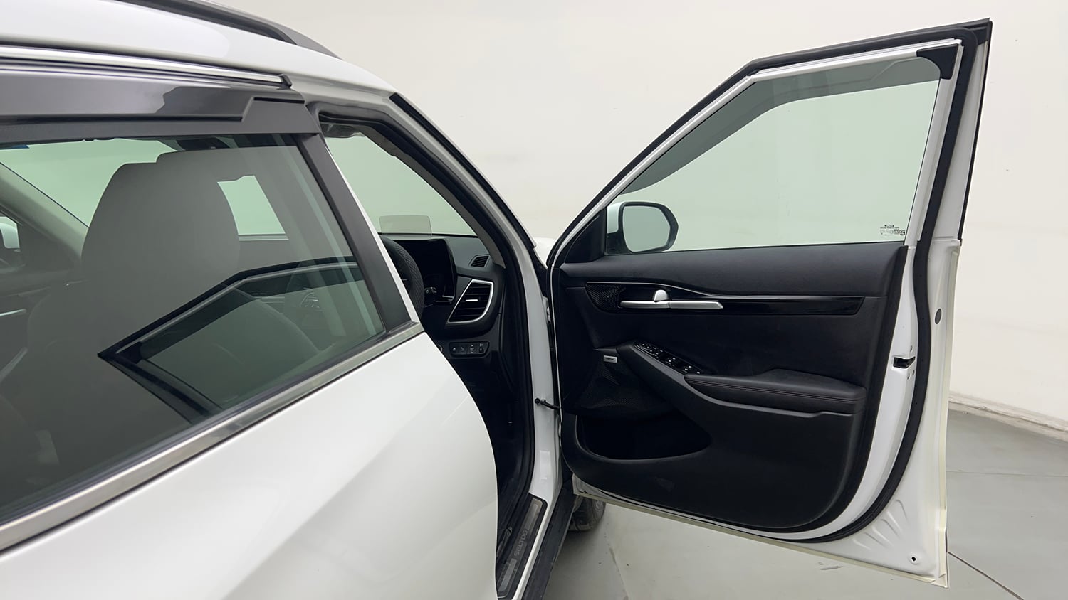 Used 2022 Kia Seltos GTX Plus 1.4 DCT Petrol Automatic interior RIGHT FRONT DOOR OPEN VIEW