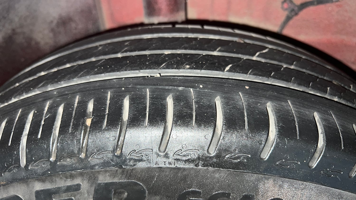 Used 2023 Tata Altroz XM Plus iCNG Cng Manual tyres RIGHT REAR TYRE TREAD VIEW