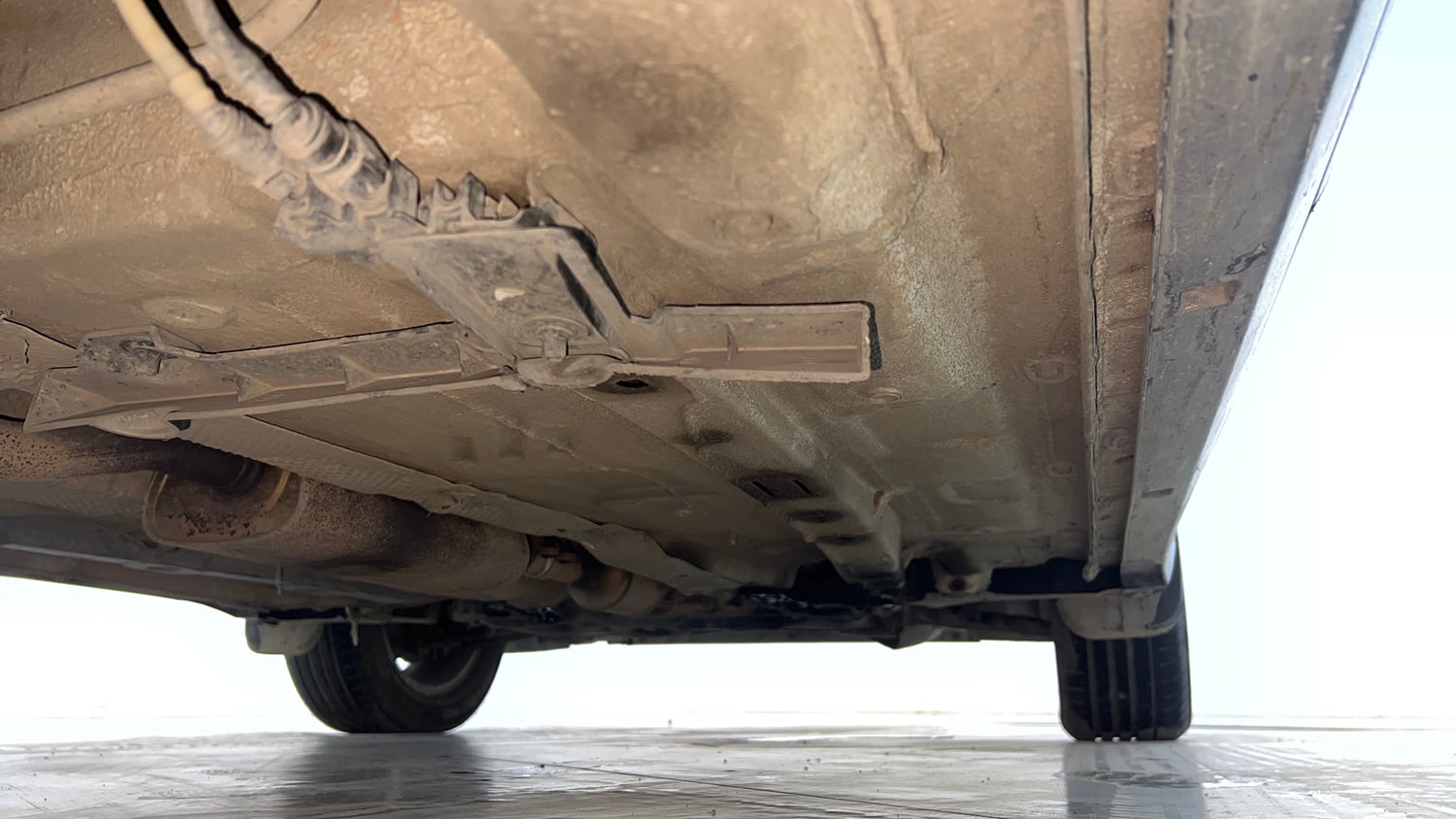 Used 2022 Volkswagen Taigun Highline 1.0 TSI MT Petrol Manual extra REAR RIGHT UNDERBODY VIEW