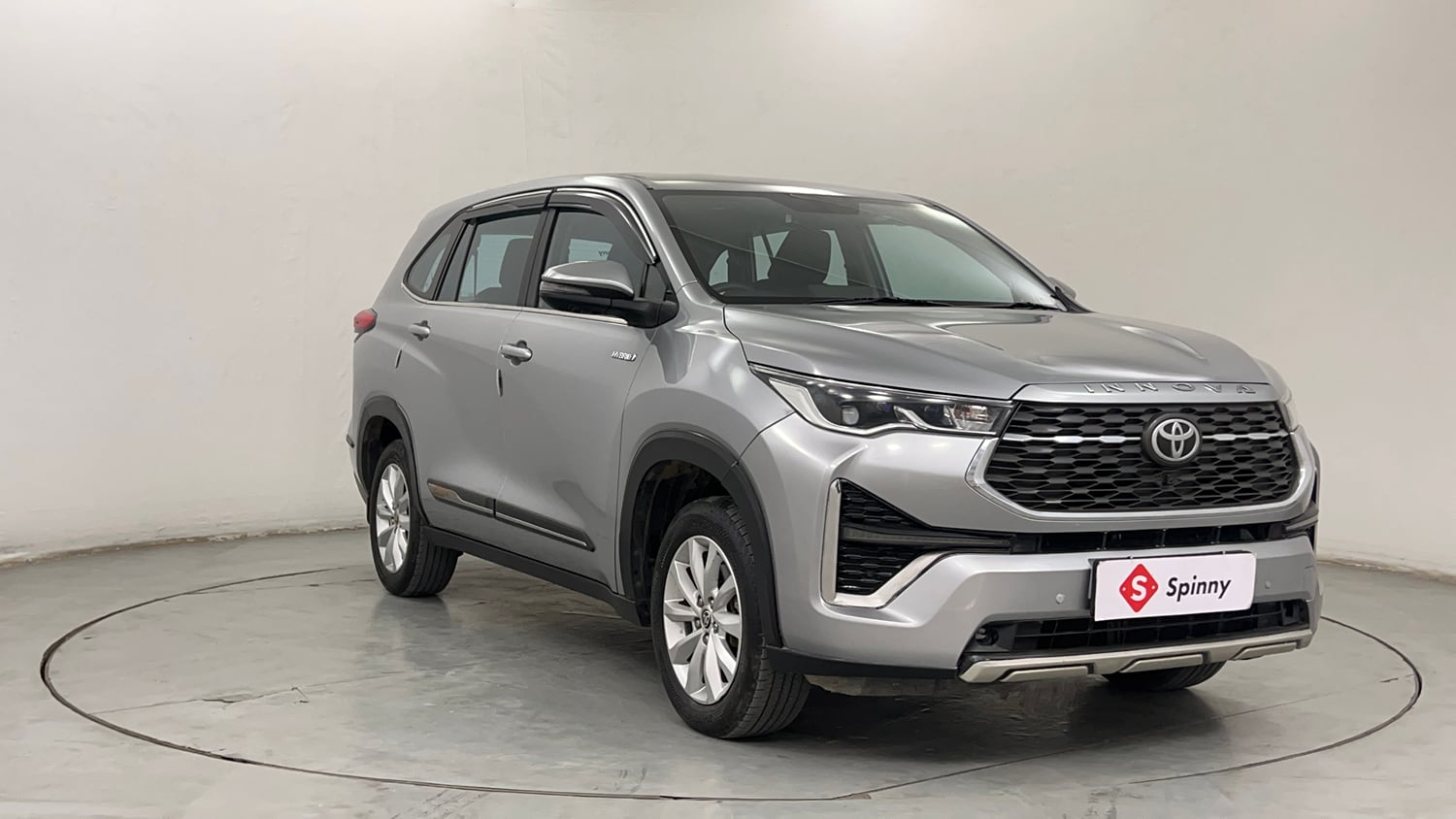 Used 2023 Toyota Innova Hycross VX Hybrid 8 STR Hybrid Automatic exterior RIGHT FRONT CORNER VIEW