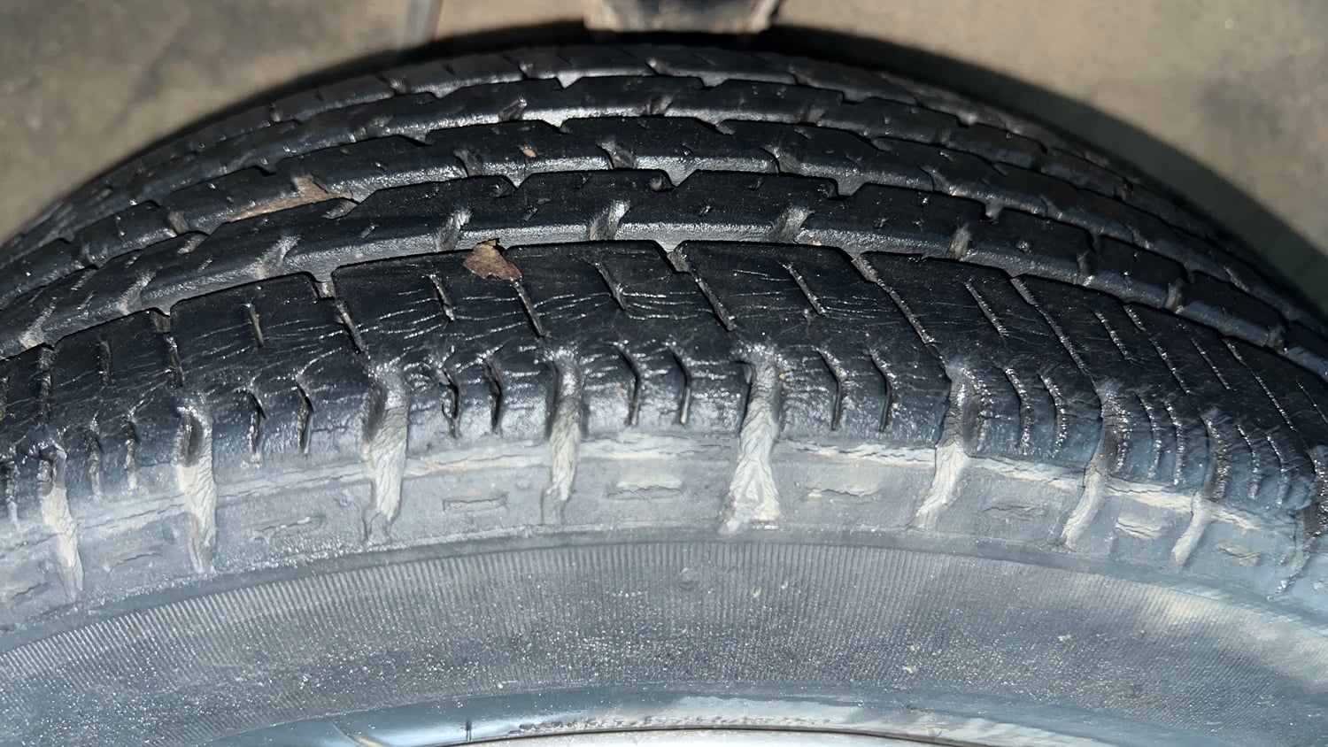Used 2016 Maruti Suzuki Alto K10 VXi Petrol Manual tyres RIGHT FRONT TYRE TREAD VIEW