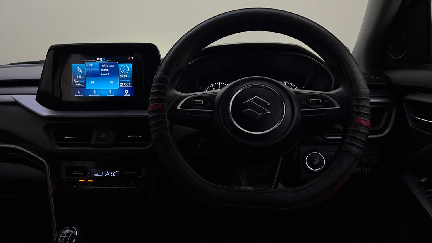 Used 2023 Maruti Suzuki Brezza Zxi Dual Tone Petrol Manual interior STEERING VIEW