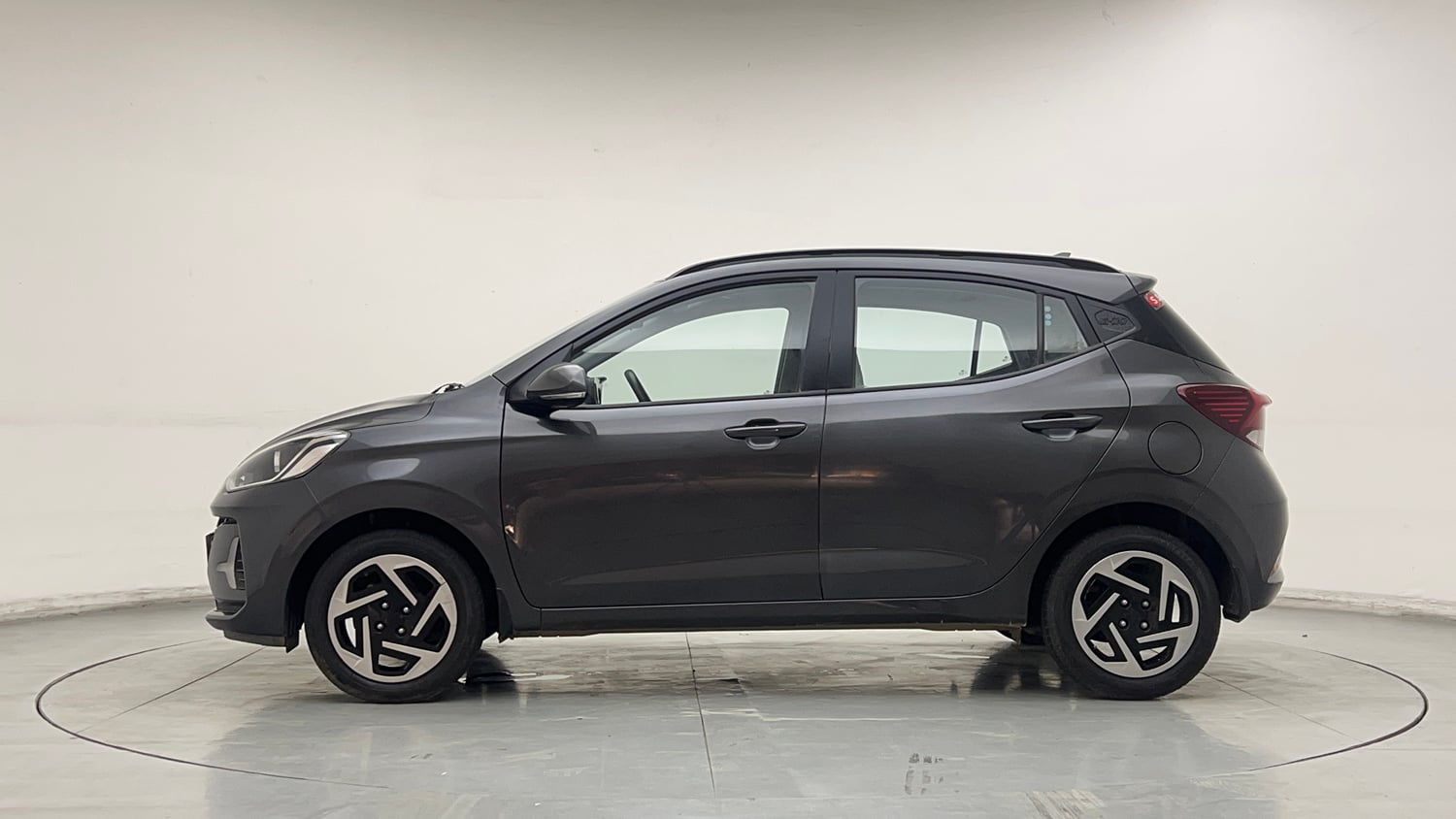 Used 2024 Hyundai Grand i10 Nios Sportz 1.2 Kappa AMT Petrol Automatic exterior LEFT SIDE VIEW