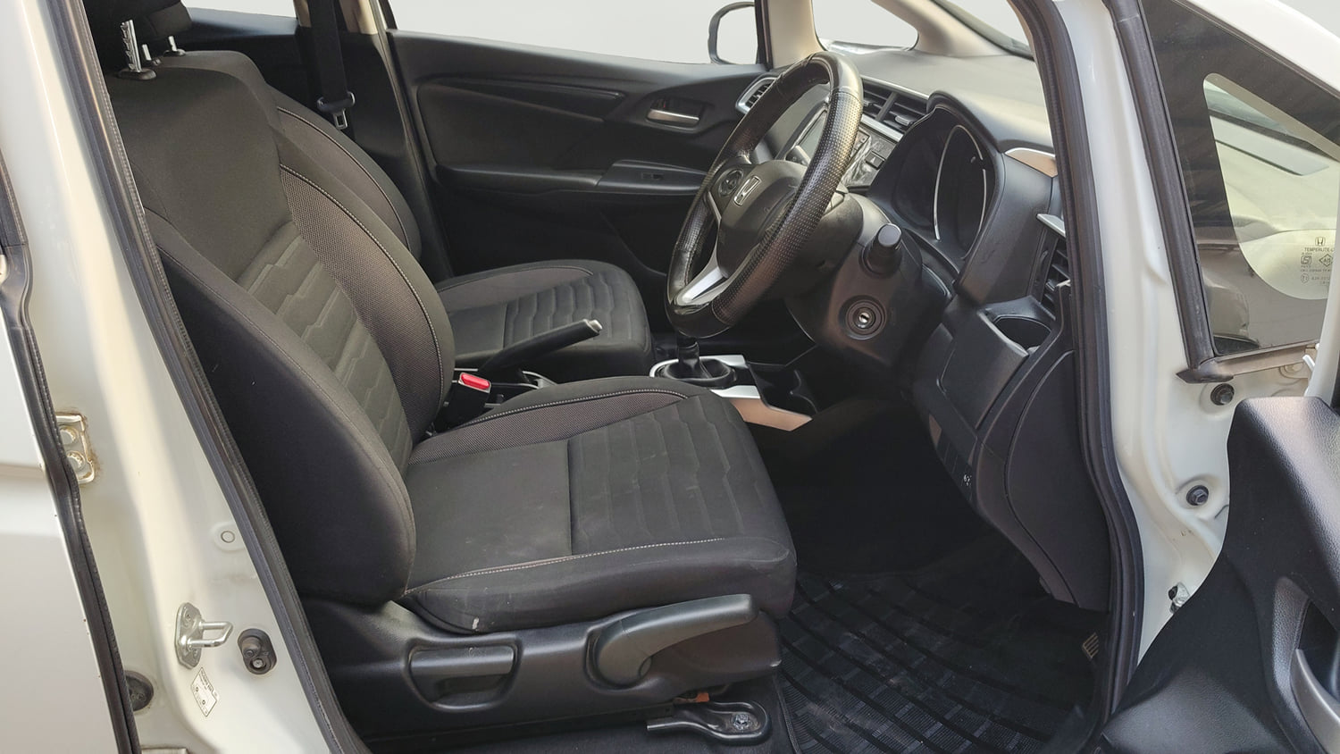 Used 2021 Honda WR-V SV MT Petrol Petrol Manual interior RIGHT SIDE FRONT DOOR CABIN VIEW