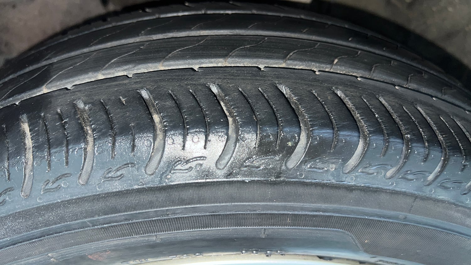 Used 2020 Honda Amaze 1.2 V MT Petrol Petrol Manual tyres LEFT FRONT TYRE TREAD VIEW