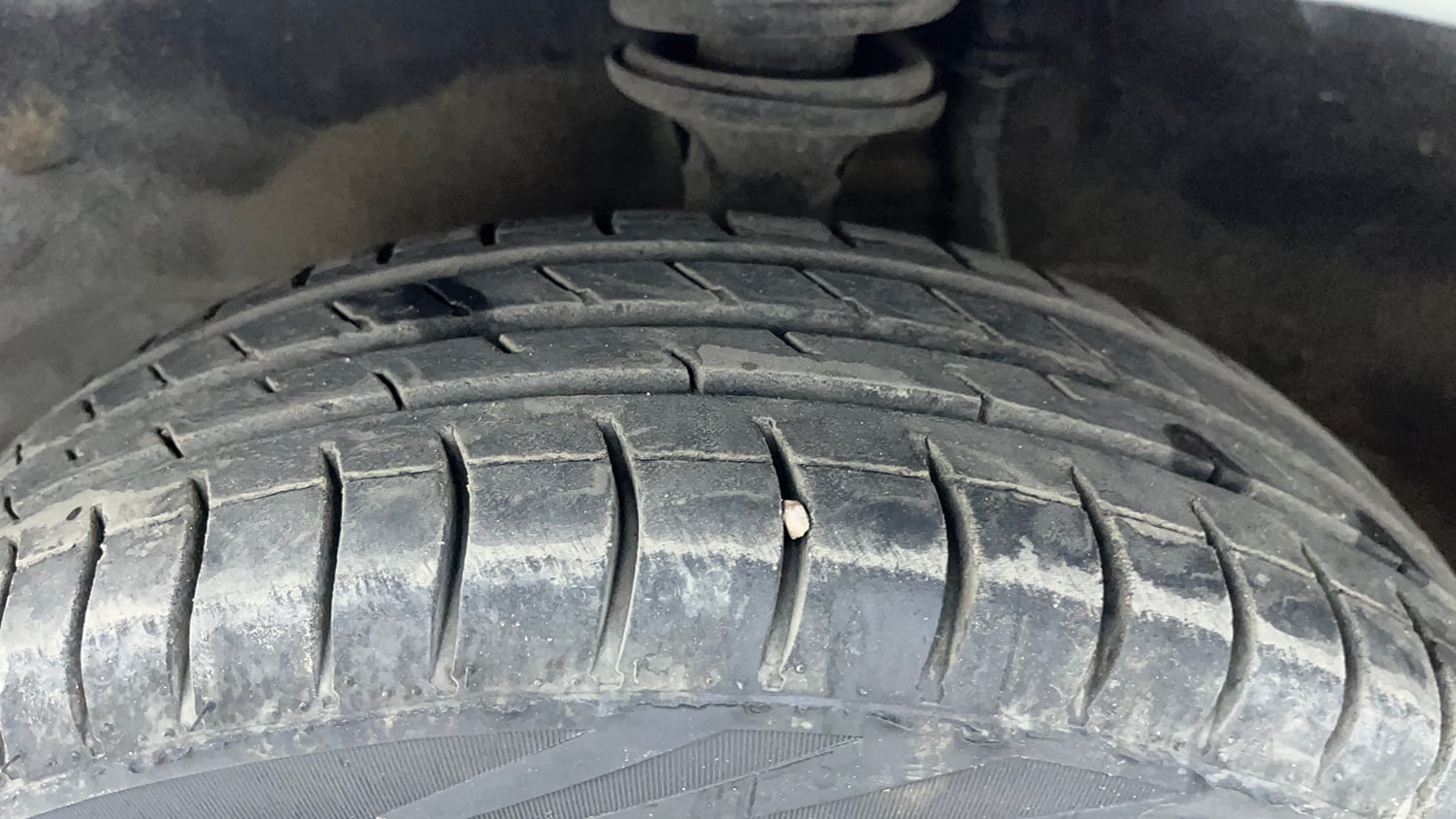 Used 2016 Maruti Suzuki Alto K10 VXi Petrol Manual tyres LEFT FRONT TYRE TREAD VIEW