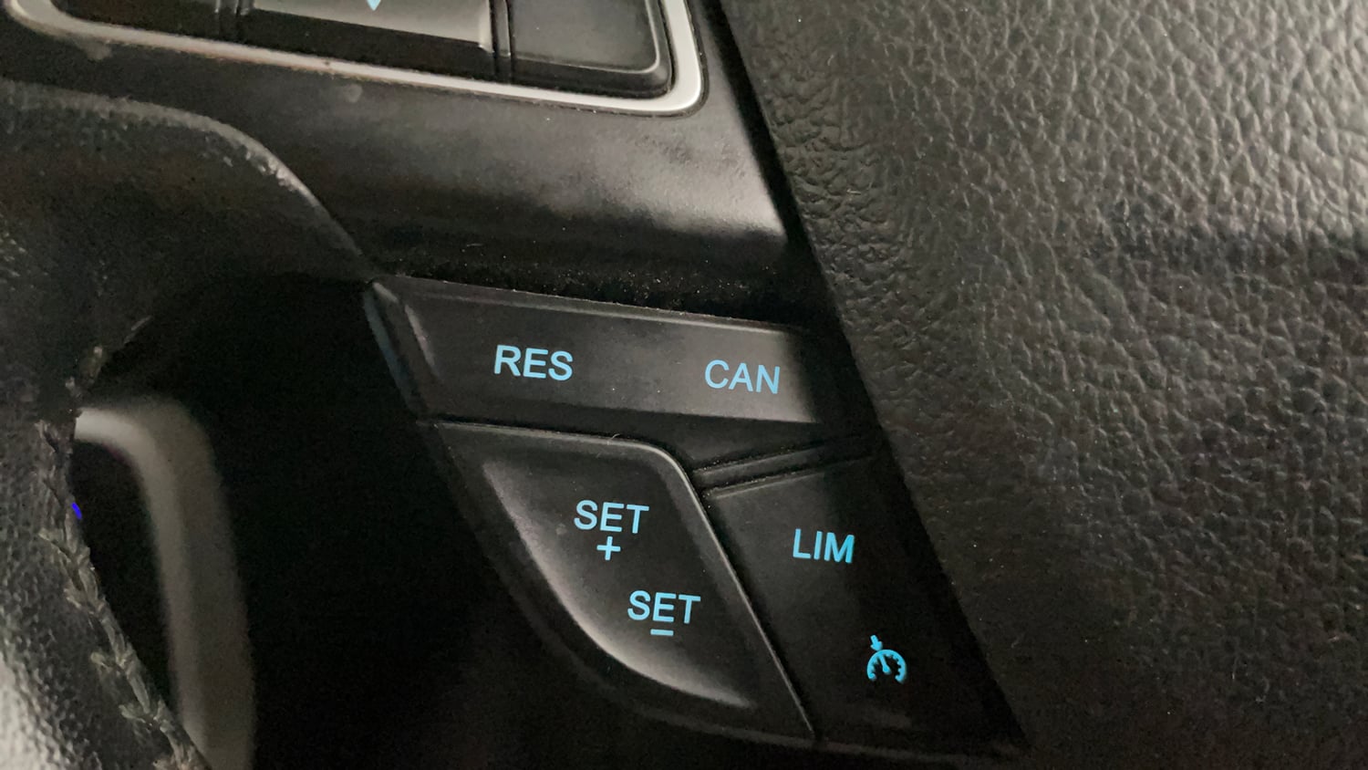 Used 2018 Ford EcoSport Titanium + 1.5L TDCi Diesel Manual top_features Cruise control