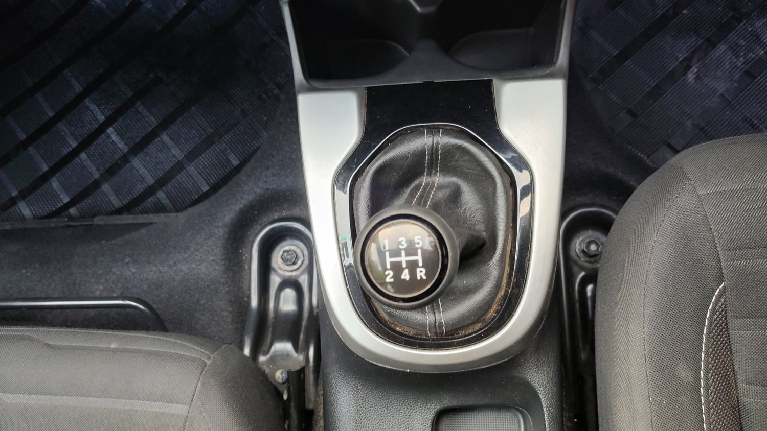 Used 2021 Honda WR-V SV MT Petrol Petrol Manual interior GEAR  KNOB VIEW