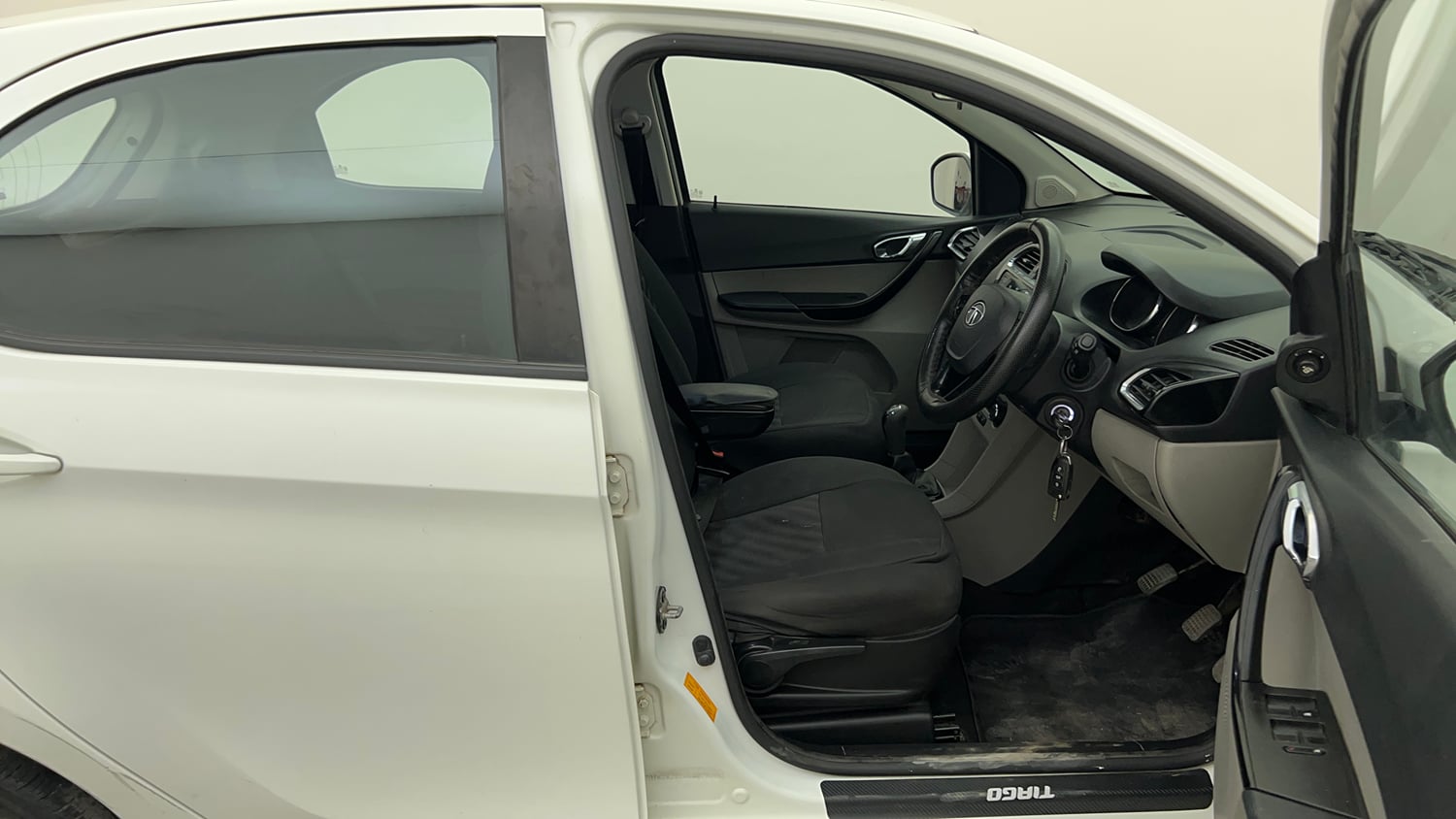Used 2019 Tata Tiago Revotron XZ w/o Alloy Petrol Manual interior RIGHT SIDE FRONT DOOR CABIN VIEW