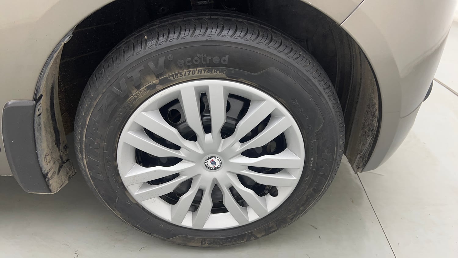 Used 2023 Maruti Suzuki Wagon R VXI 1.0 AGS Petrol Automatic tyres RIGHT FRONT TYRE RIM VIEW