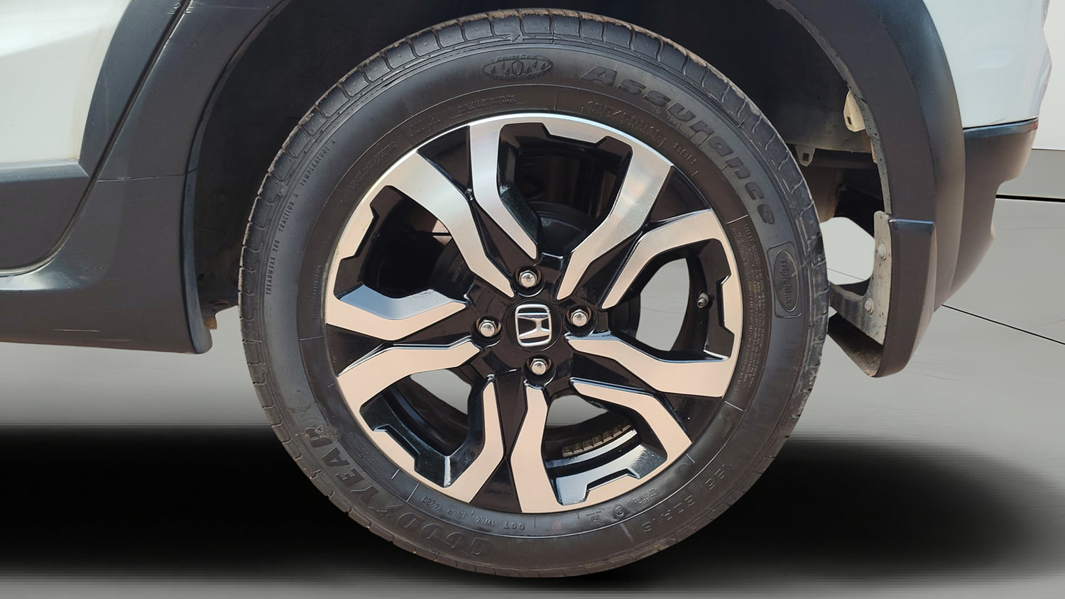 Used 2021 Honda WR-V SV MT Petrol Petrol Manual tyres LEFT REAR TYRE RIM VIEW