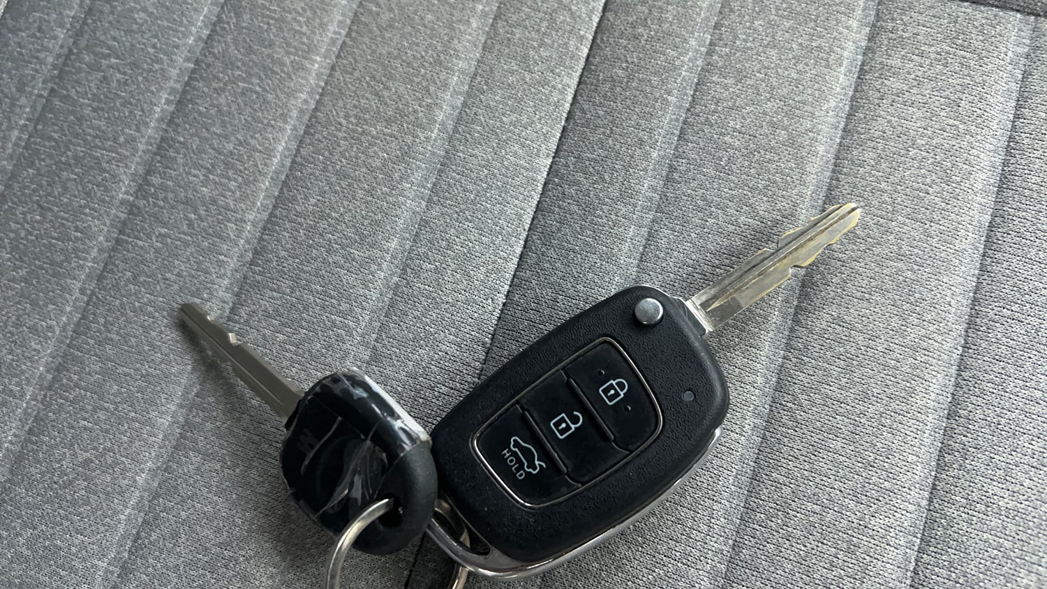 Used 2024 Hyundai Grand i10 Nios Sportz 1.2 Kappa AMT Petrol Automatic extra CAR KEY VIEW