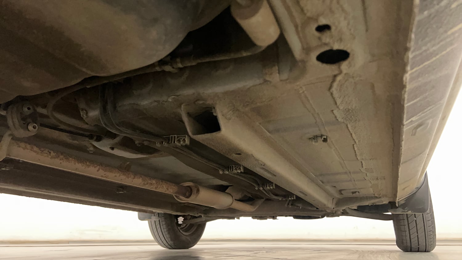 Used 2021 Renault Kwid Neotech RXL 1.0  AMT Petrol Automatic extra REAR RIGHT UNDERBODY VIEW