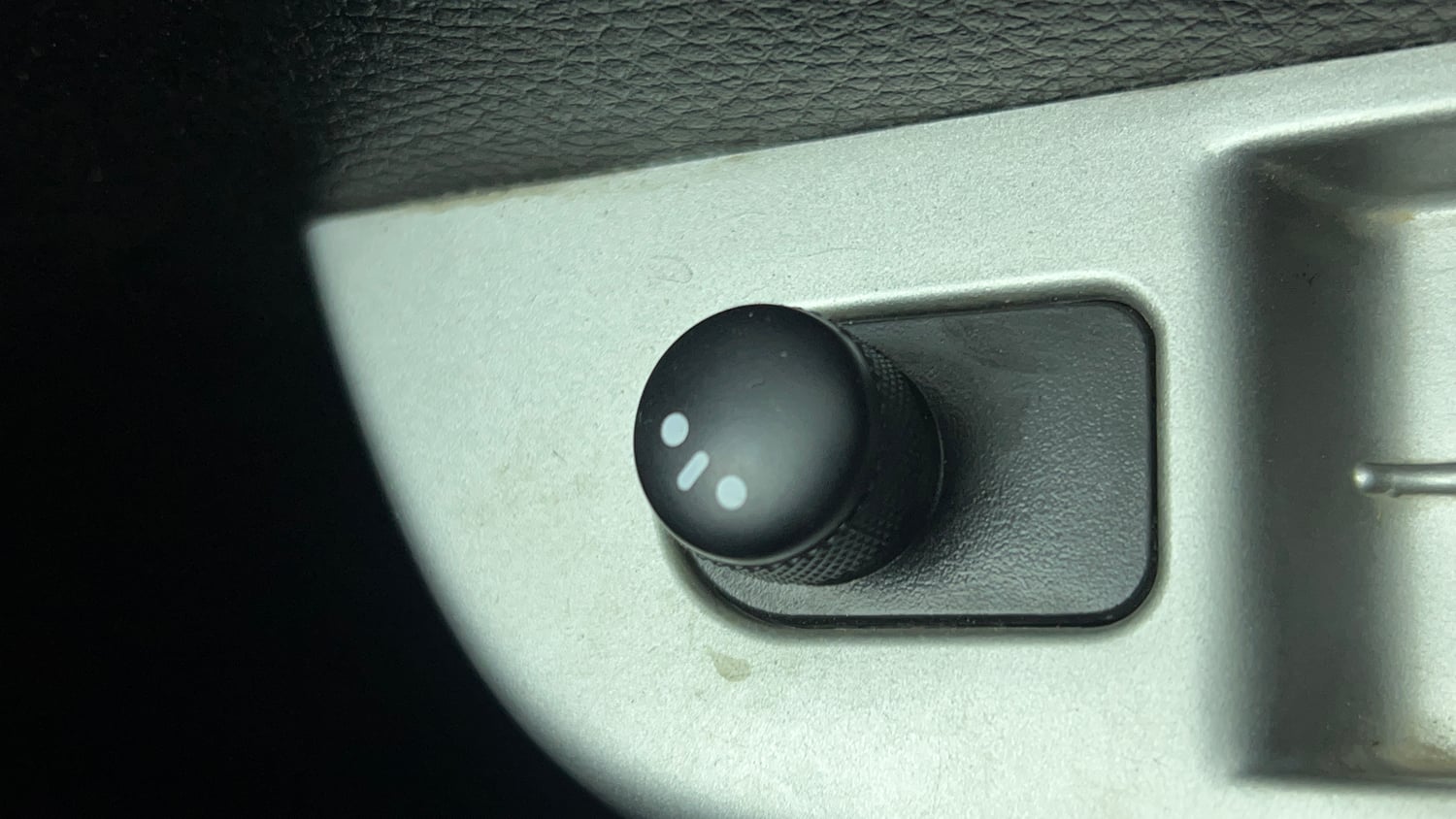 Used 2013 Maruti Suzuki Wagon R VXI Petrol Manual top_features Adjustable ORVM