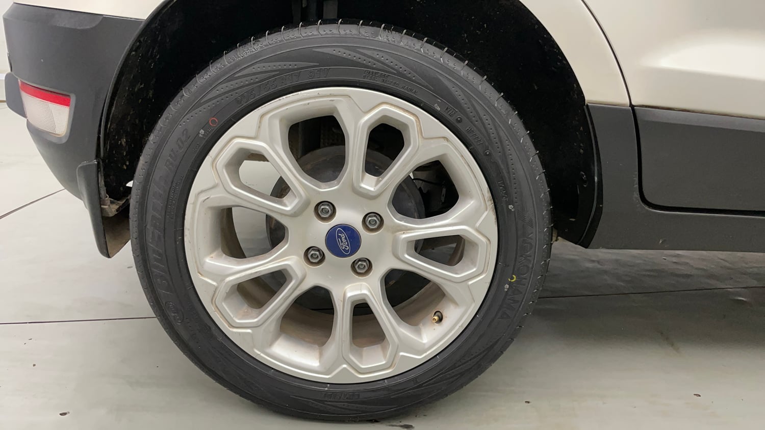 Used 2018 Ford EcoSport Titanium + 1.5L TDCi Diesel Manual tyres RIGHT REAR TYRE RIM VIEW