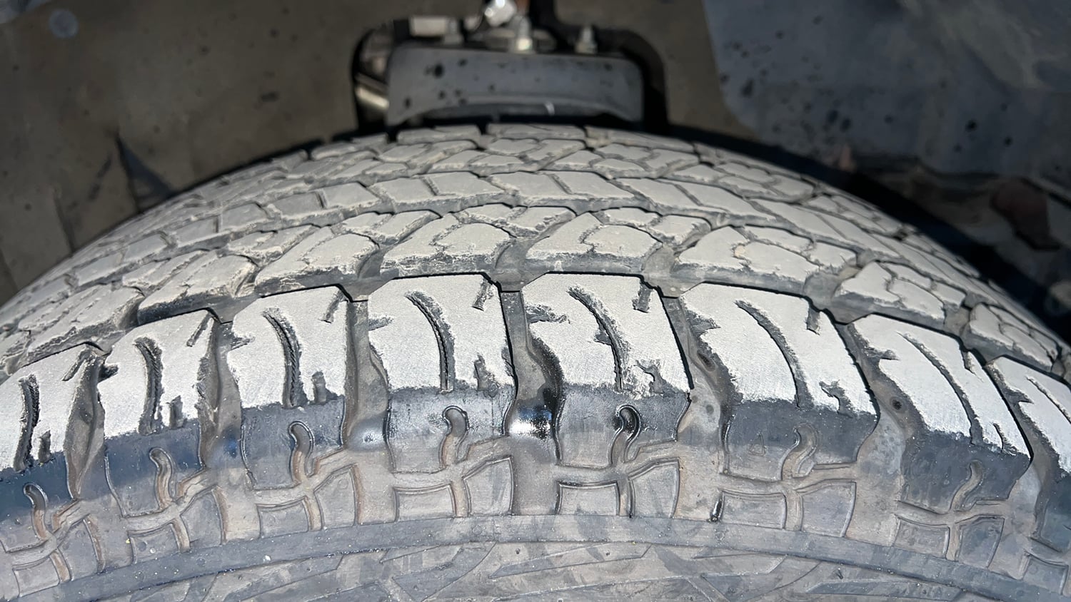 Used 2022 mahindra Thar LX Hard Top Diesel AT 4WD Diesel Automatic tyres RIGHT FRONT TYRE TREAD VIEW