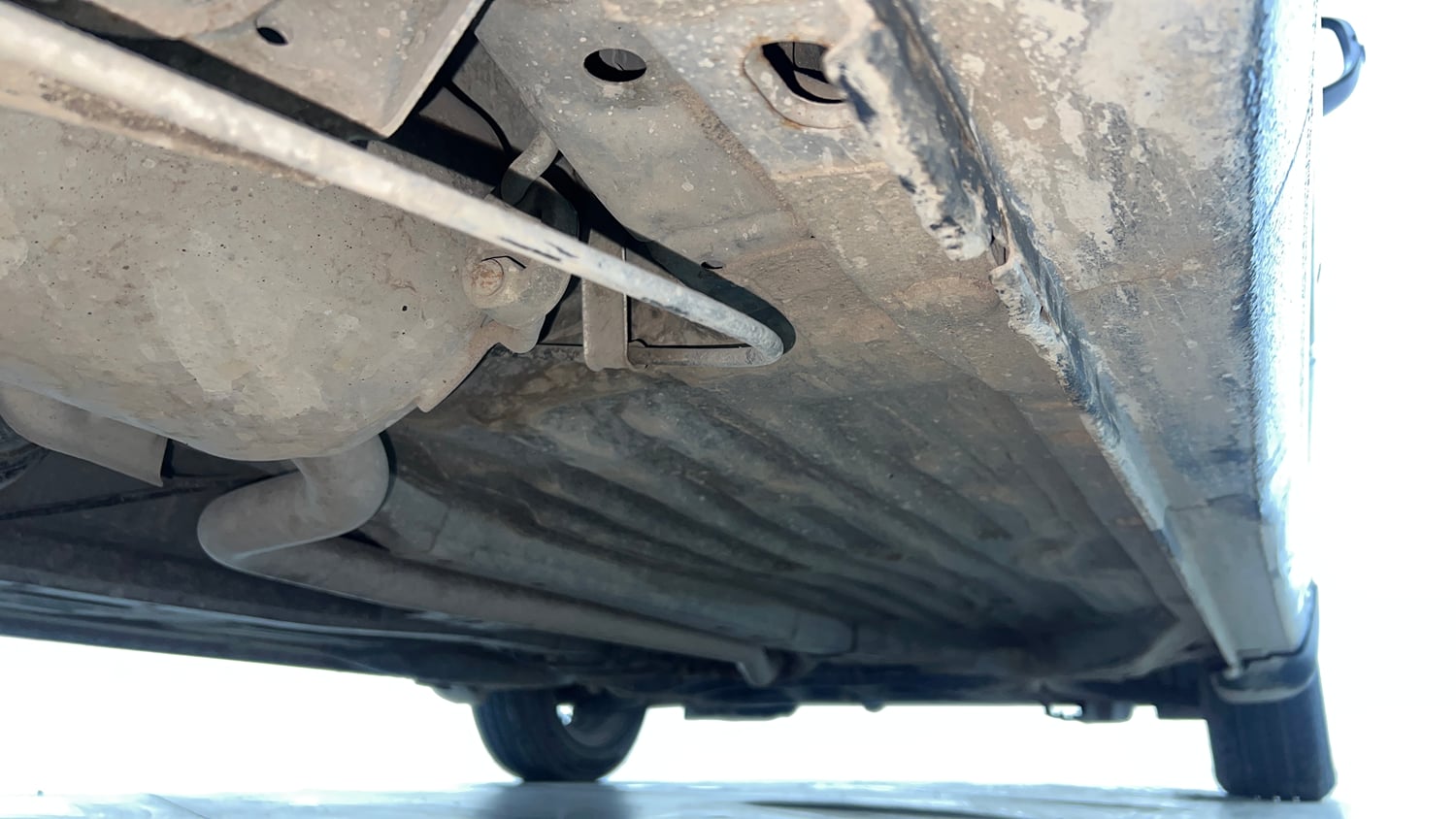 Used 2023 Honda Amaze VX 1.2 Petrol CVT Petrol Automatic extra REAR RIGHT UNDERBODY VIEW