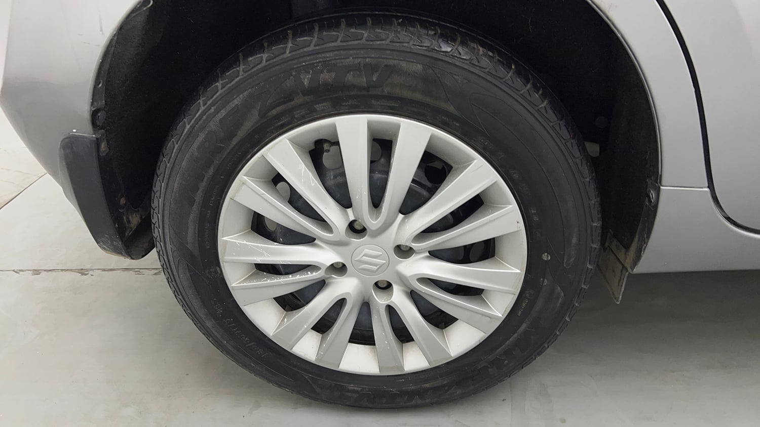 Used 2019 Maruti Suzuki Baleno Delta Petrol Manual tyres RIGHT REAR TYRE RIM VIEW