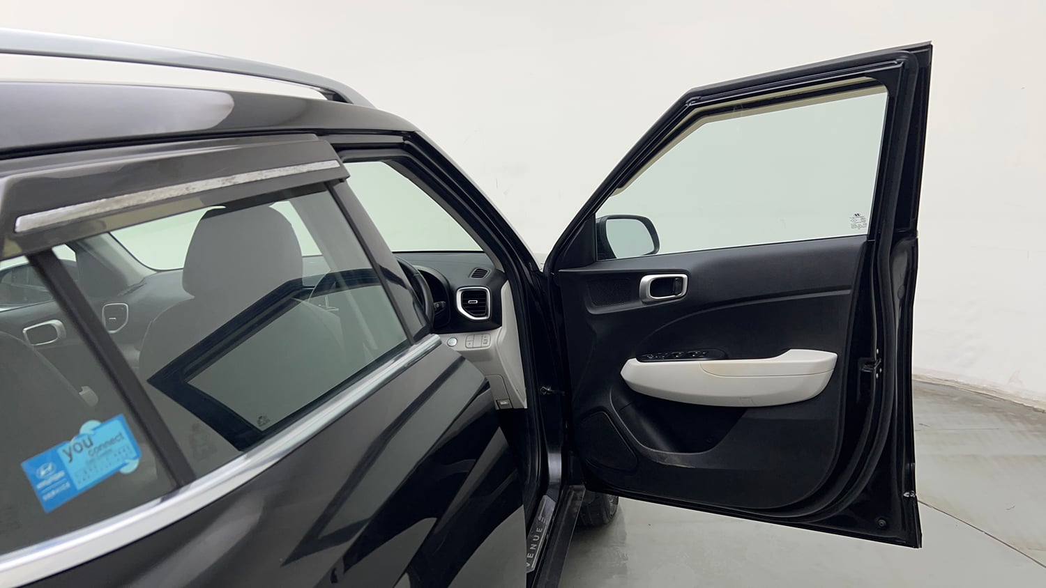 Used 2022 Hyundai Venue SX 1.2 Petrol Petrol Manual interior RIGHT FRONT DOOR OPEN VIEW