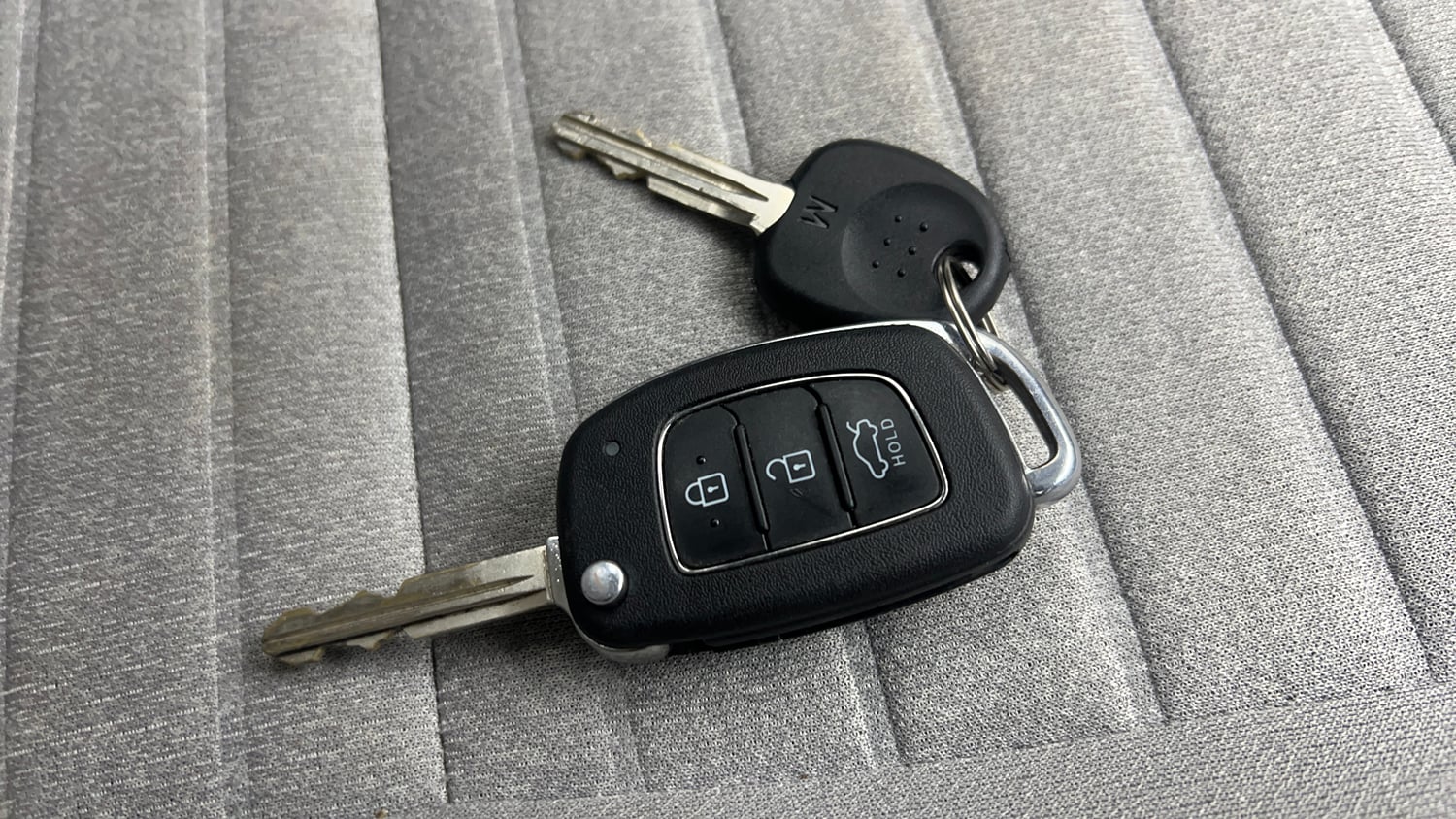 Used 2024 Hyundai Grand i10 Nios Sportz 1.2 Kappa AMT Petrol Automatic extra CAR KEY VIEW