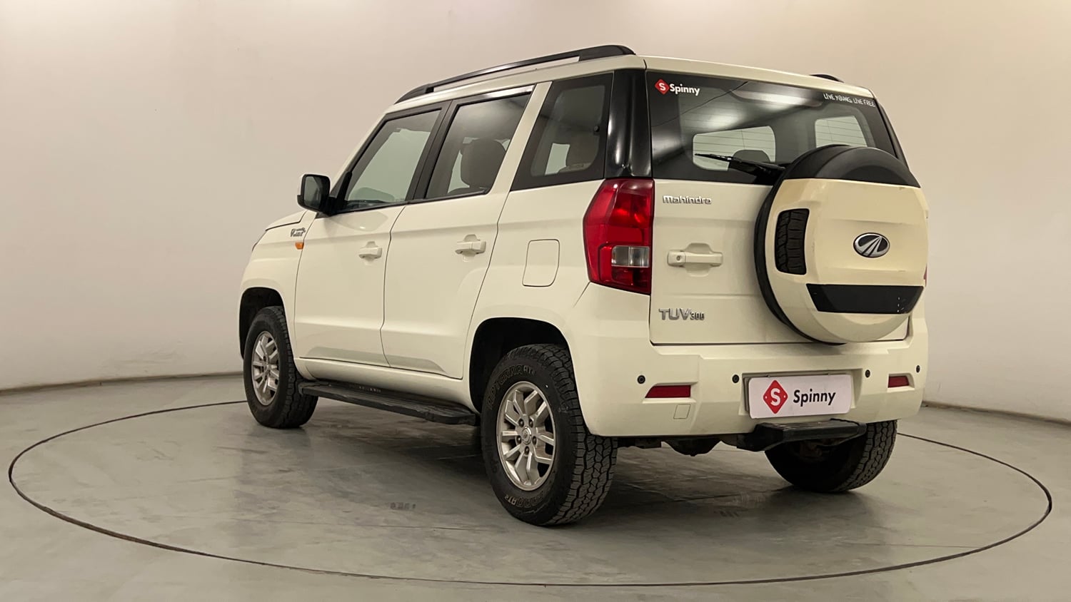 Used 2016 Mahindra TUV300 T8 Diesel Manual exterior LEFT REAR CORNER VIEW