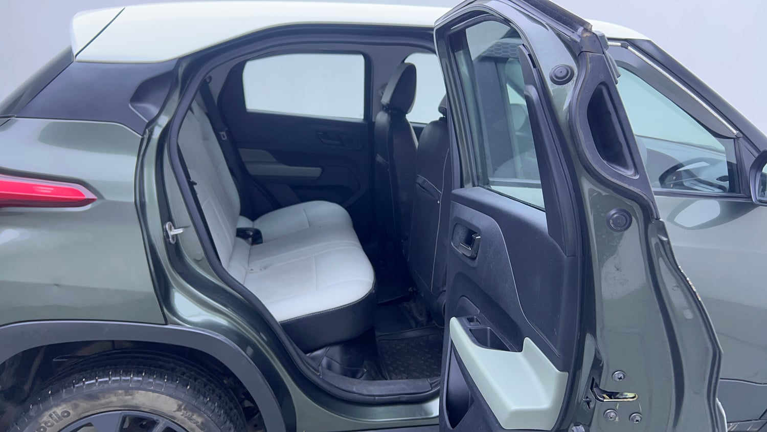 Used 2022 Tata Punch Camo Accomplished Dazzle AMT Petrol Automatic interior RIGHT SIDE REAR DOOR CABIN VIEW