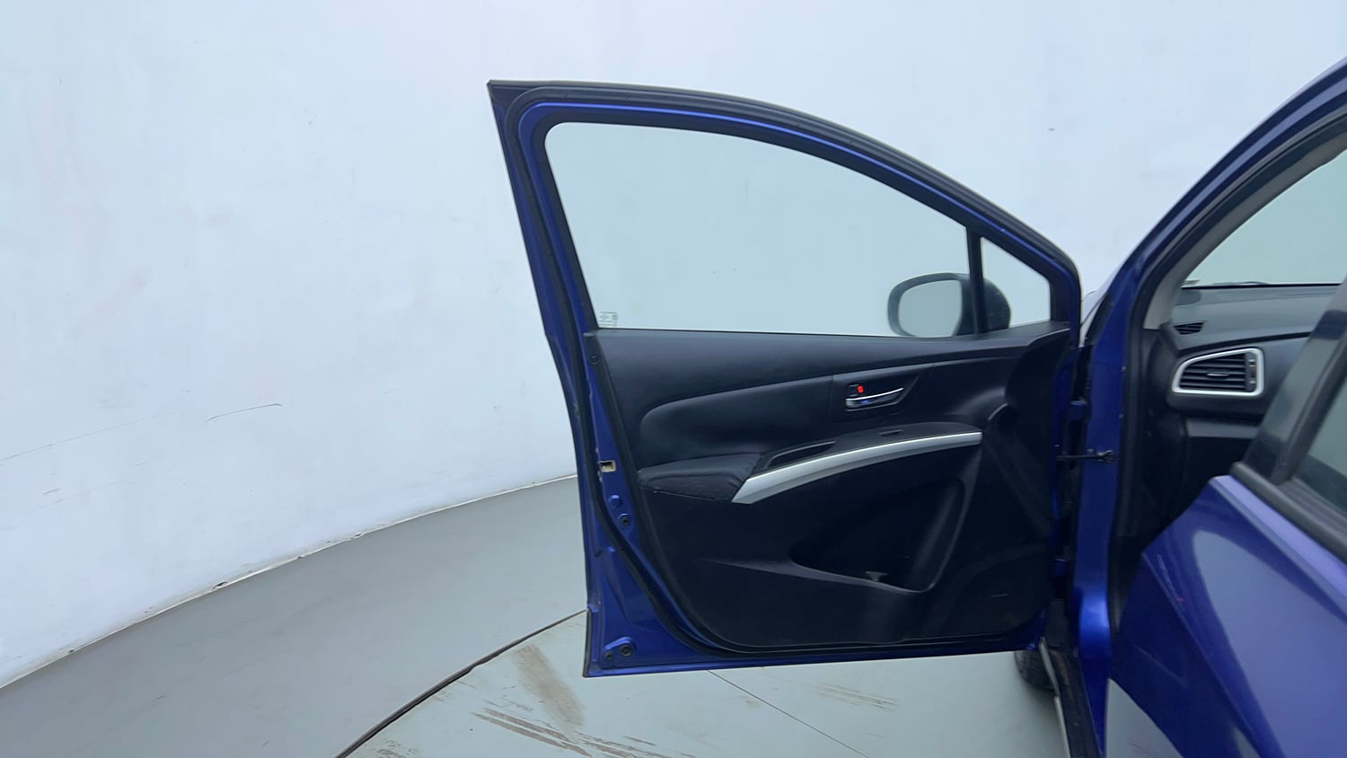 Used 2015 Maruti Suzuki S-Cross Alpha 1.6 Diesel Manual interior LEFT FRONT DOOR OPEN VIEW