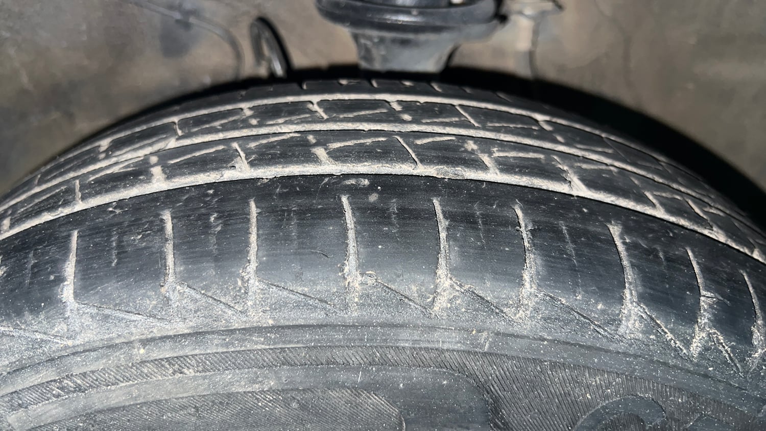 Used 2022 Maruti Suzuki Alto 800 LXi (O) CNG Cng Manual tyres LEFT FRONT TYRE TREAD VIEW