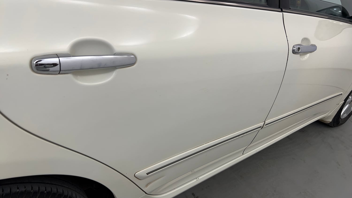 Used 2013 Toyota Corolla Altis 1.8 G Petrol Manual dents MINOR DENT