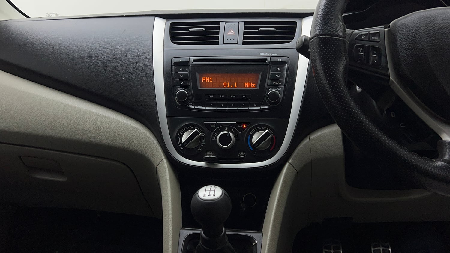 Used 2017 Maruti Suzuki Celerio ZXi Petrol Manual interior MUSIC SYSTEM & AC CONTROL VIEW