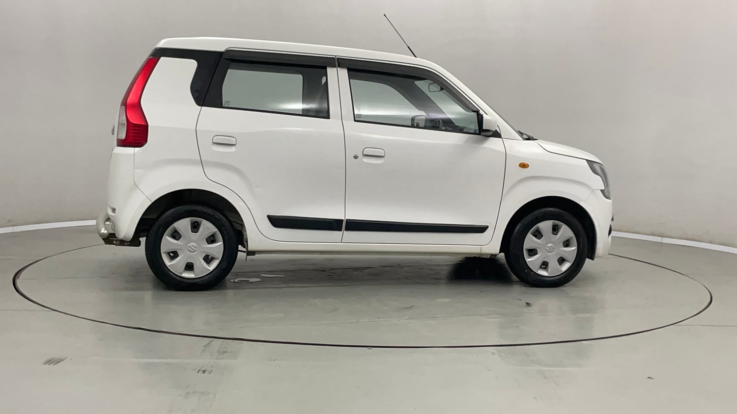 Used 2024 Maruti Suzuki Wagon R VXI 1.0 Petrol Manual exterior RIGHT SIDE VIEW