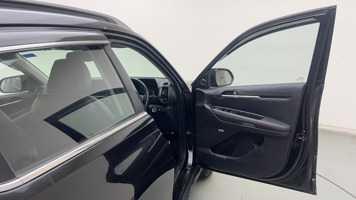 Used 2023 Kia Sonet GTX Plus 1.0 Turbo Petrol DCT Petrol Automatic interior RIGHT FRONT DOOR OPEN VIEW