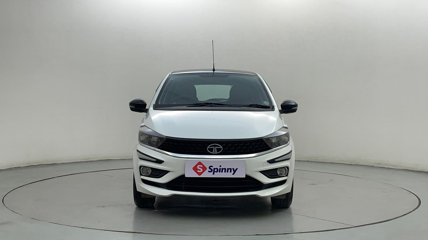 Used 2021 Tata Tiago XZ Plus Dual Tone Petrol Manual exterior FRONT VIEW