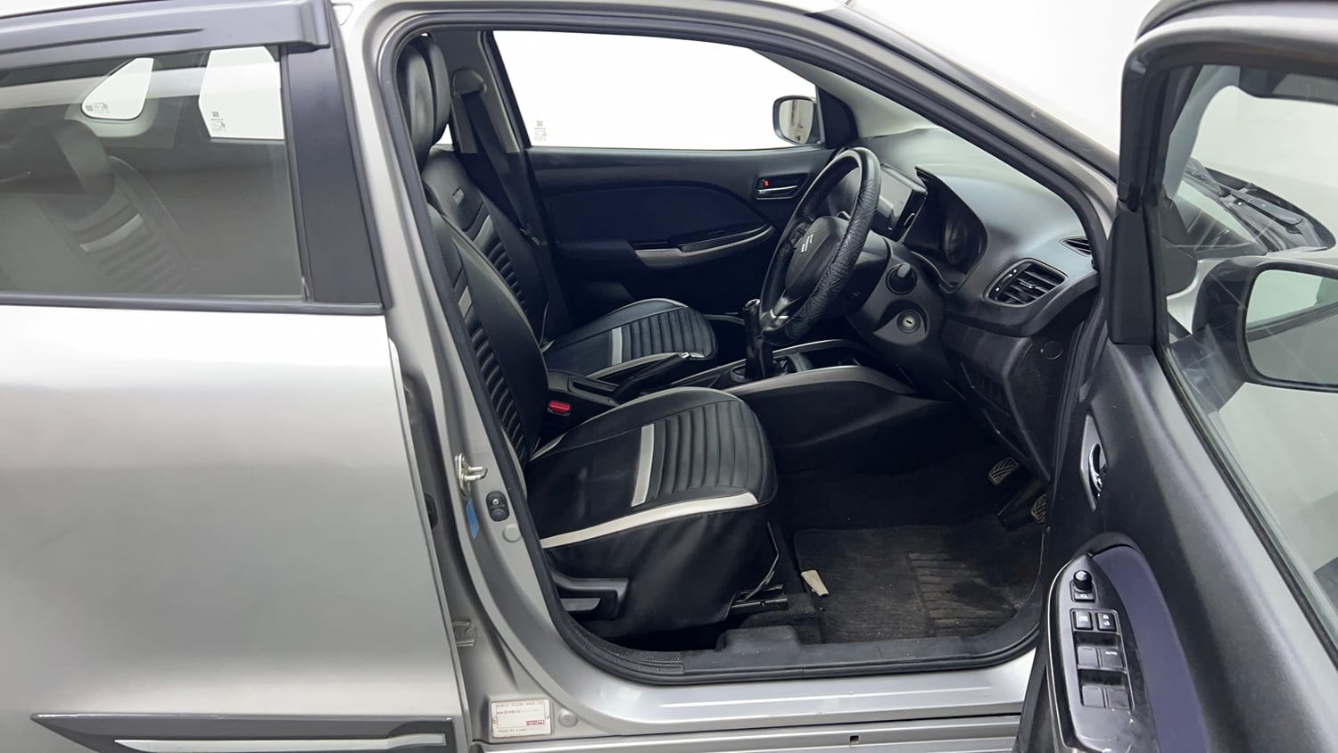 Used 2019 Maruti Suzuki Baleno Delta Petrol Manual interior RIGHT SIDE FRONT DOOR CABIN VIEW