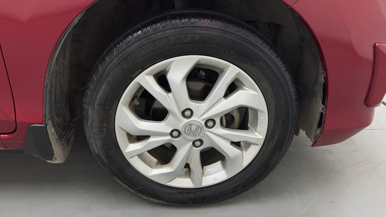Used 2020 Honda Amaze 1.2 V MT Petrol Petrol Manual tyres RIGHT FRONT TYRE RIM VIEW