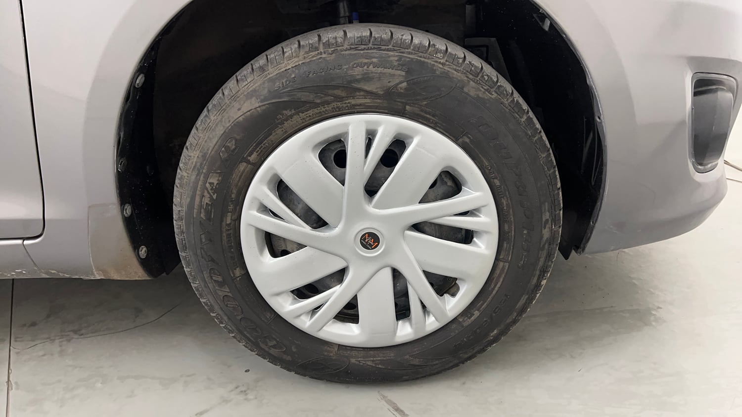 Used 2012 Maruti Suzuki Swift Dzire VXI Petrol Manual tyres RIGHT FRONT TYRE RIM VIEW