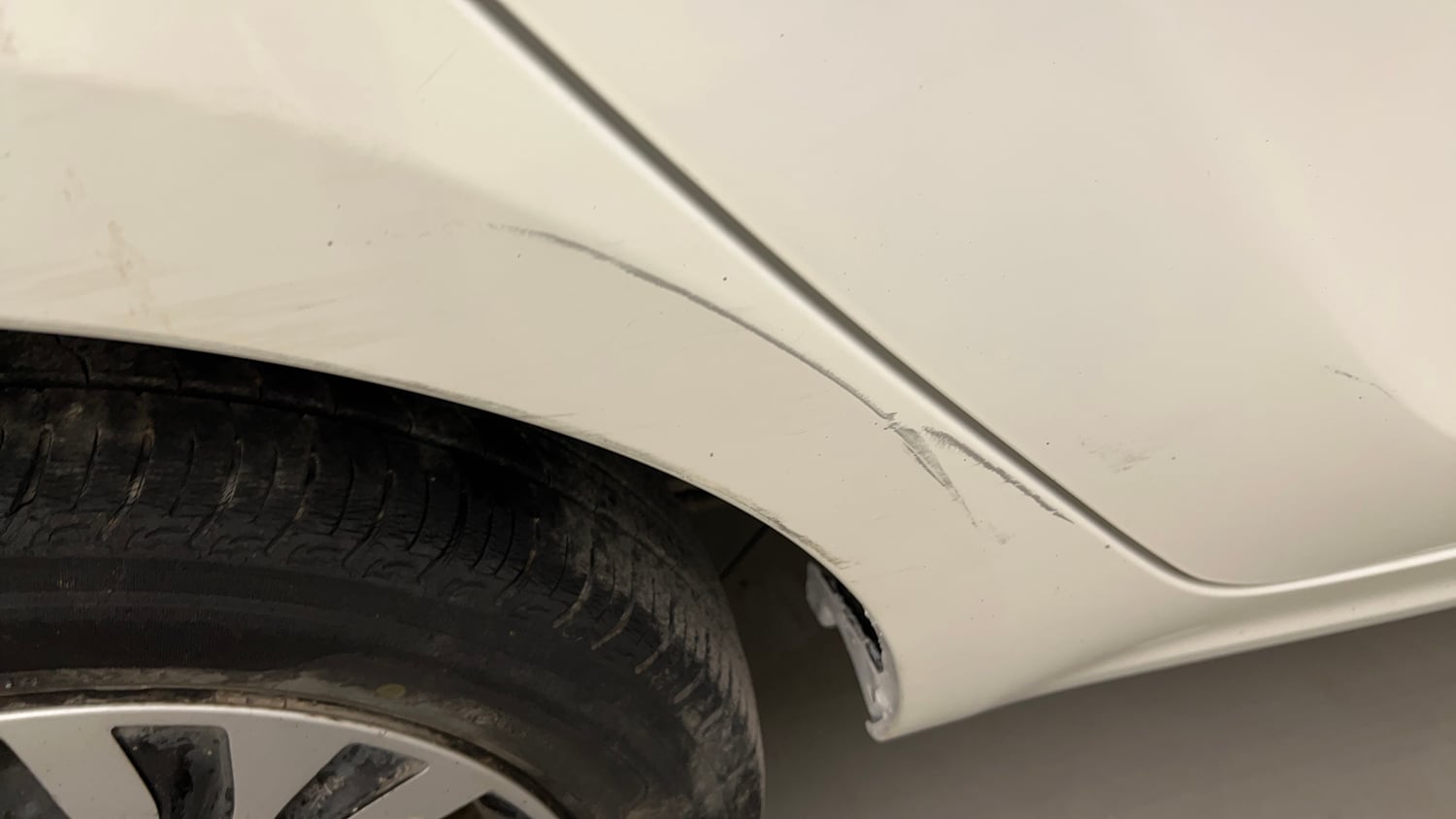 Used 2019 Tata Tiago Revotron XZ w/o Alloy Petrol Manual dents MINOR SCRATCH