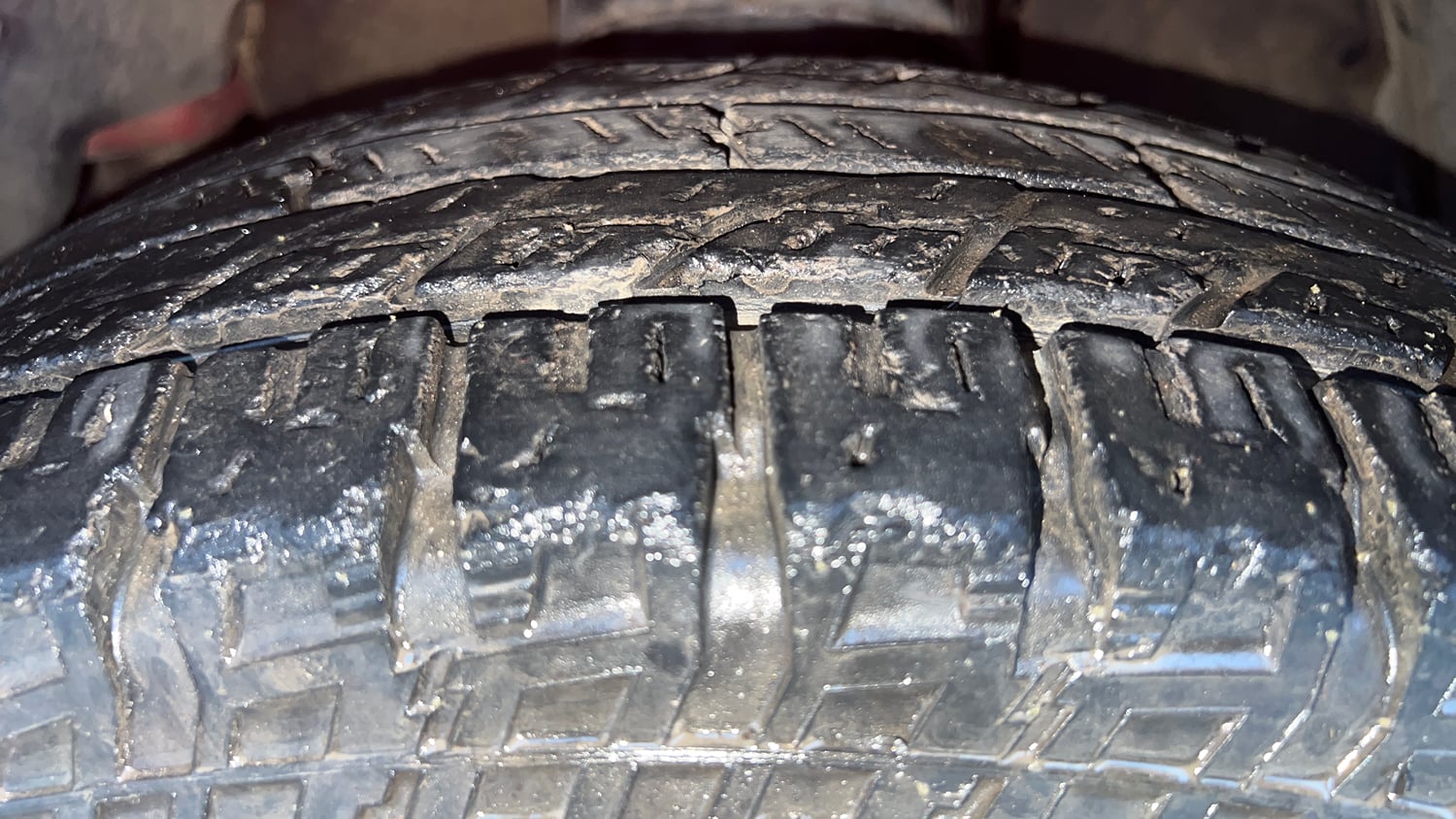 Used 2019 Mahindra TUV300 T6 Plus Diesel Manual tyres LEFT FRONT TYRE TREAD VIEW