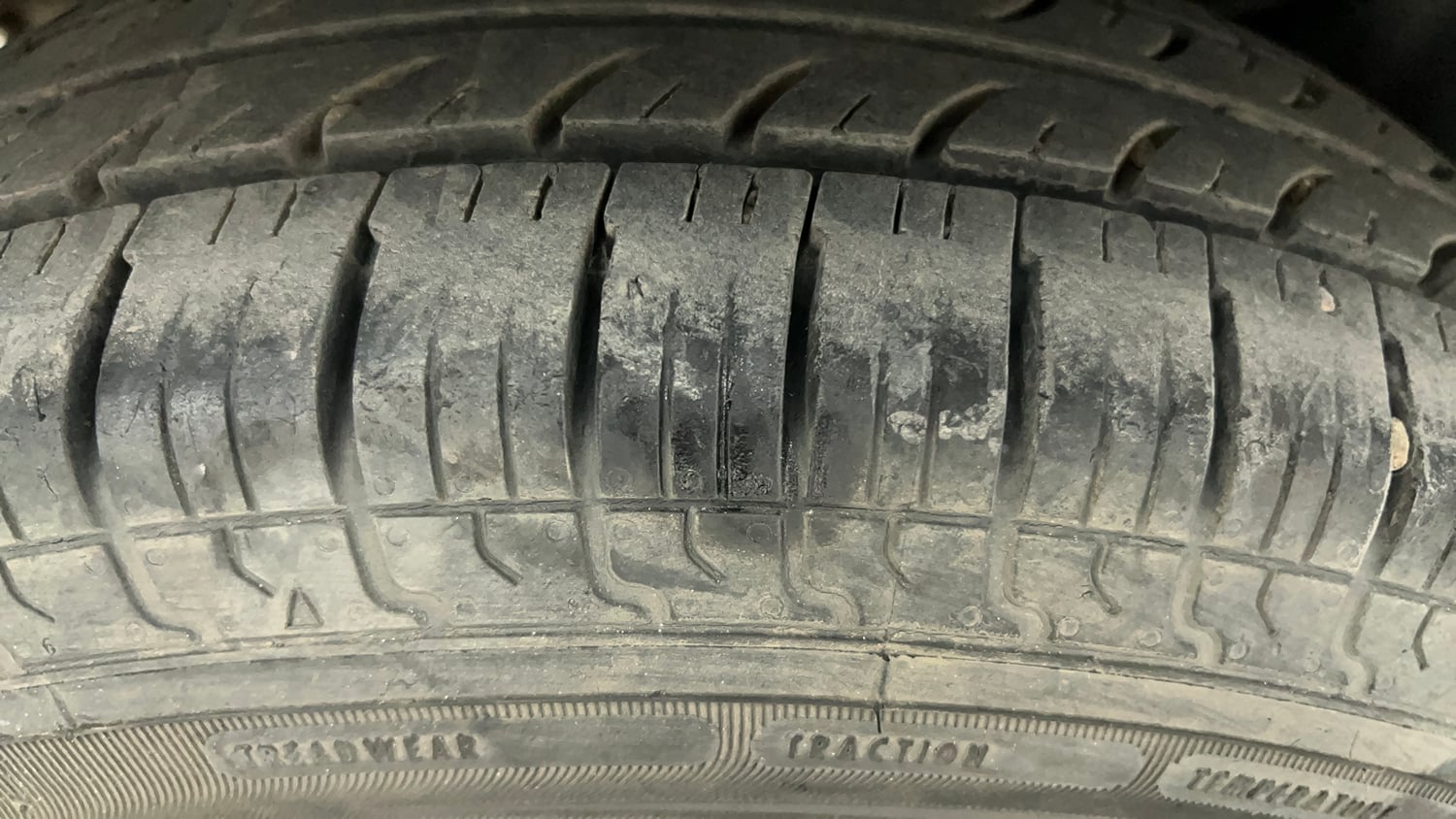 Used 2016 Maruti Suzuki Swift Dzire VXI Petrol Manual tyres RIGHT REAR TYRE TREAD VIEW