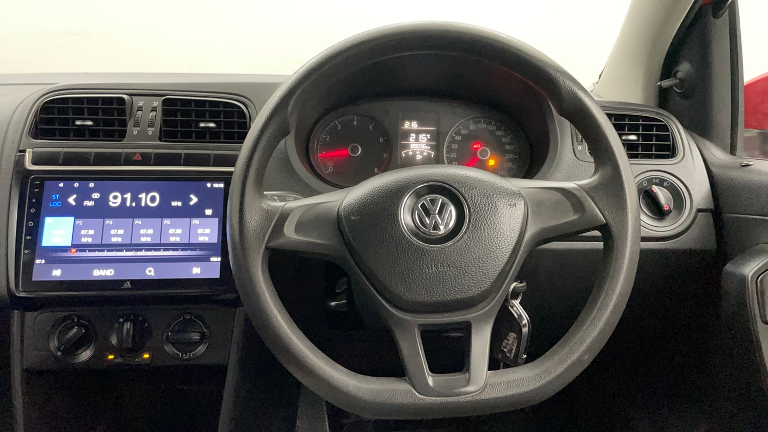 Used 2019 Volkswagen Polo Trendline 1.0L (P) Petrol Manual interior STEERING VIEW